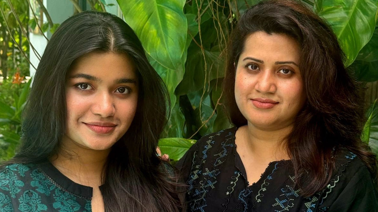 মেয়ের সঙ্গে প্রথমবারের মতো গাইলেন ন্যান্সি