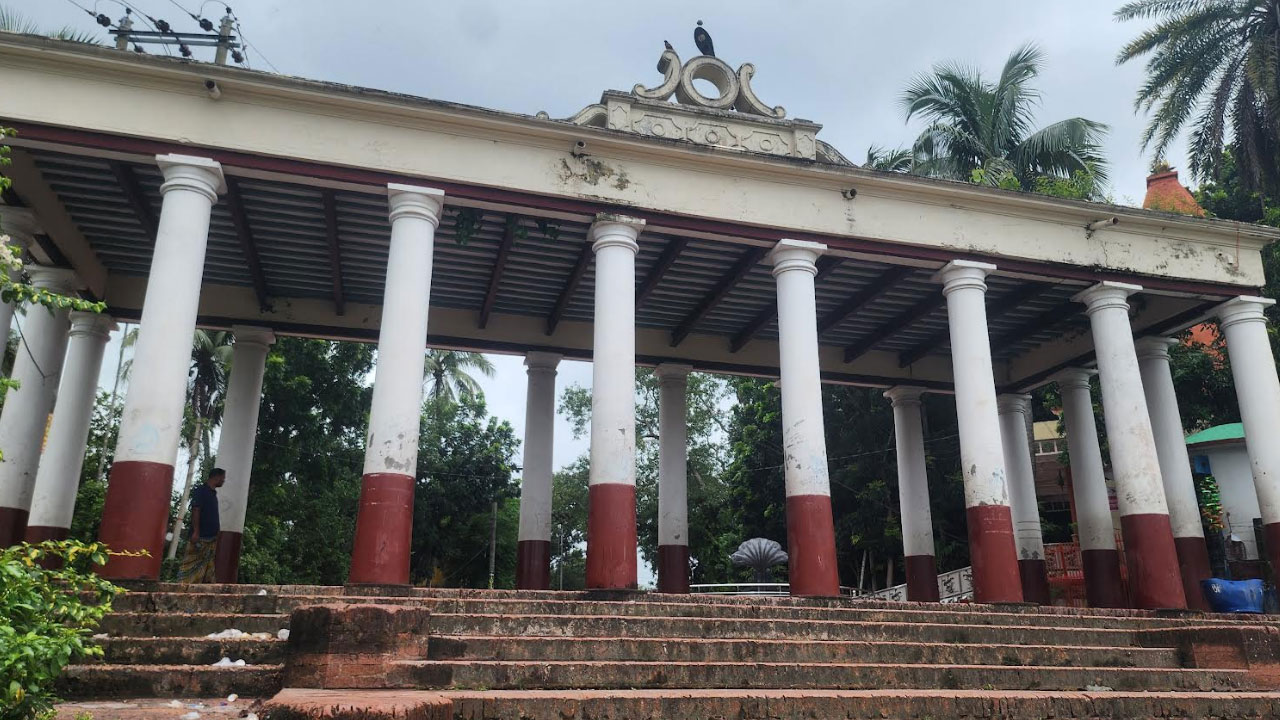 নড়াইলের ঐতিহ্যবাহী বাঁধাঘাট, দাঁড়িয়ে আছে কালের সাক্ষী হয়ে