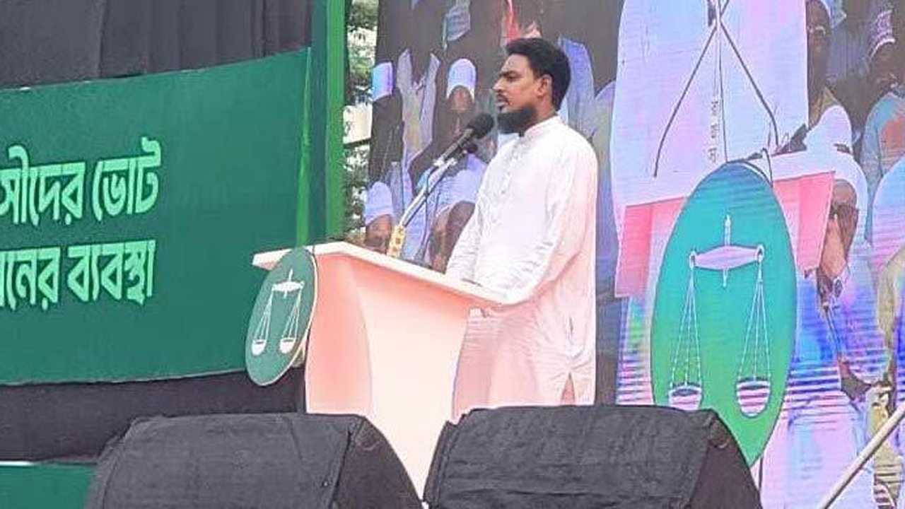 ইসলাম পালনের ন্যূনতম অধিকার তারা দিতে চায়নি : আখতার