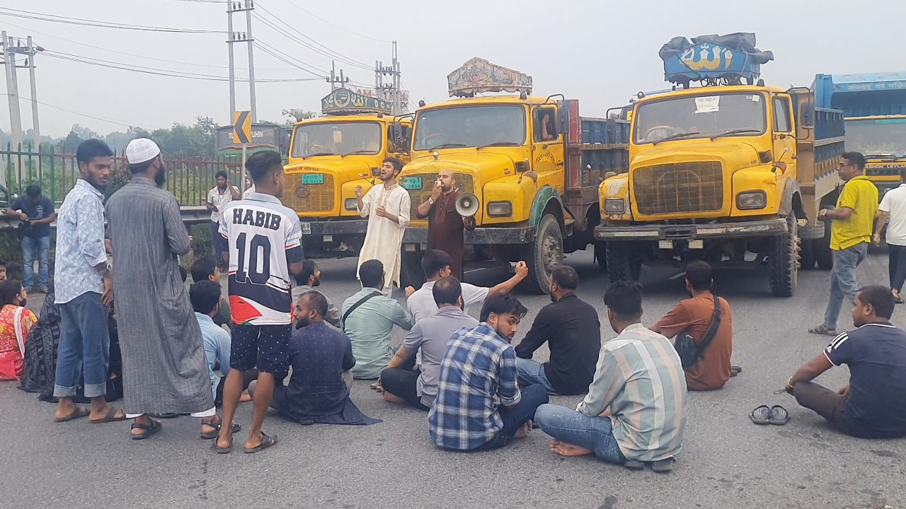 এনসিপির কর্মসূচিতে হামলা, ঢাকা-যমুনা সেতু মহাসড়ক অবরোধ