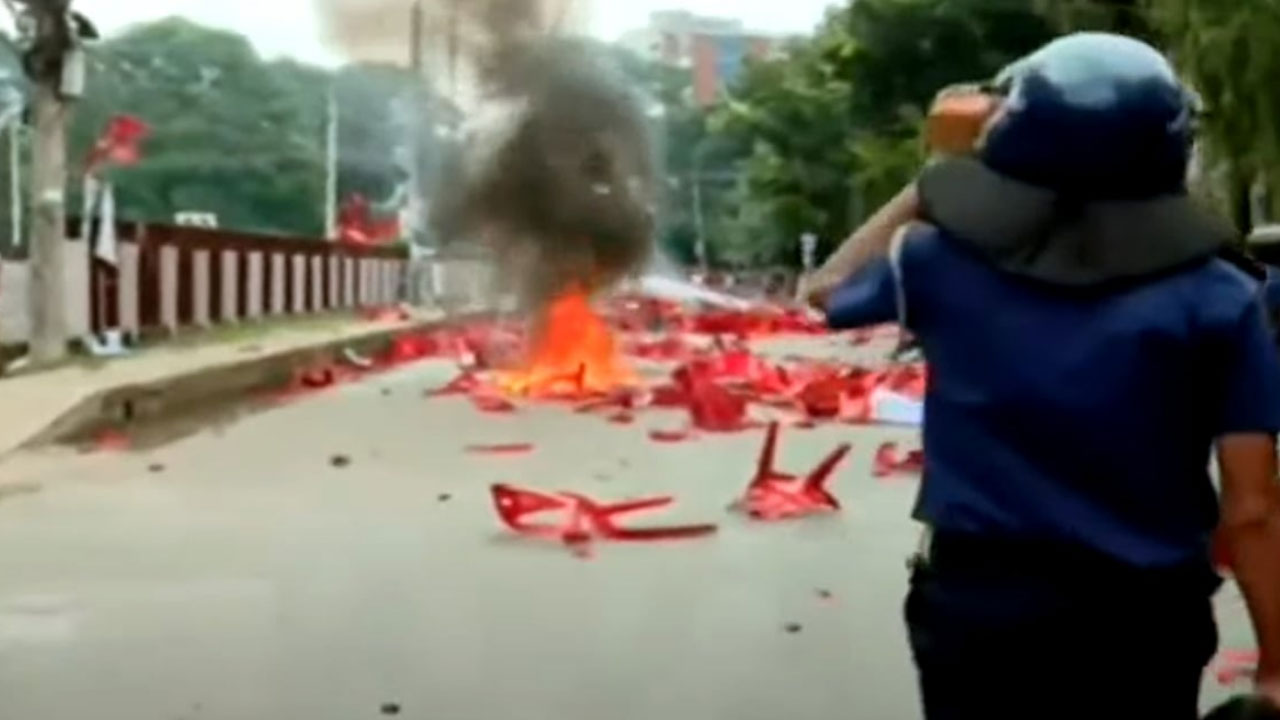 এনসিপির গাড়িবহরে হামলা, রণক্ষেত্র গোপালগঞ্জ