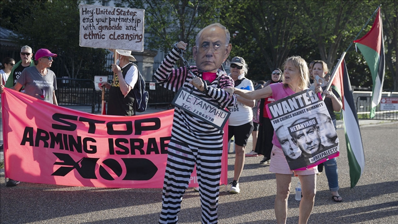 যুক্তরাষ্ট্রে পৌঁছেছেন নেতানিয়াহু, হোয়াইট হাউসের বাইরে বিক্ষোভ