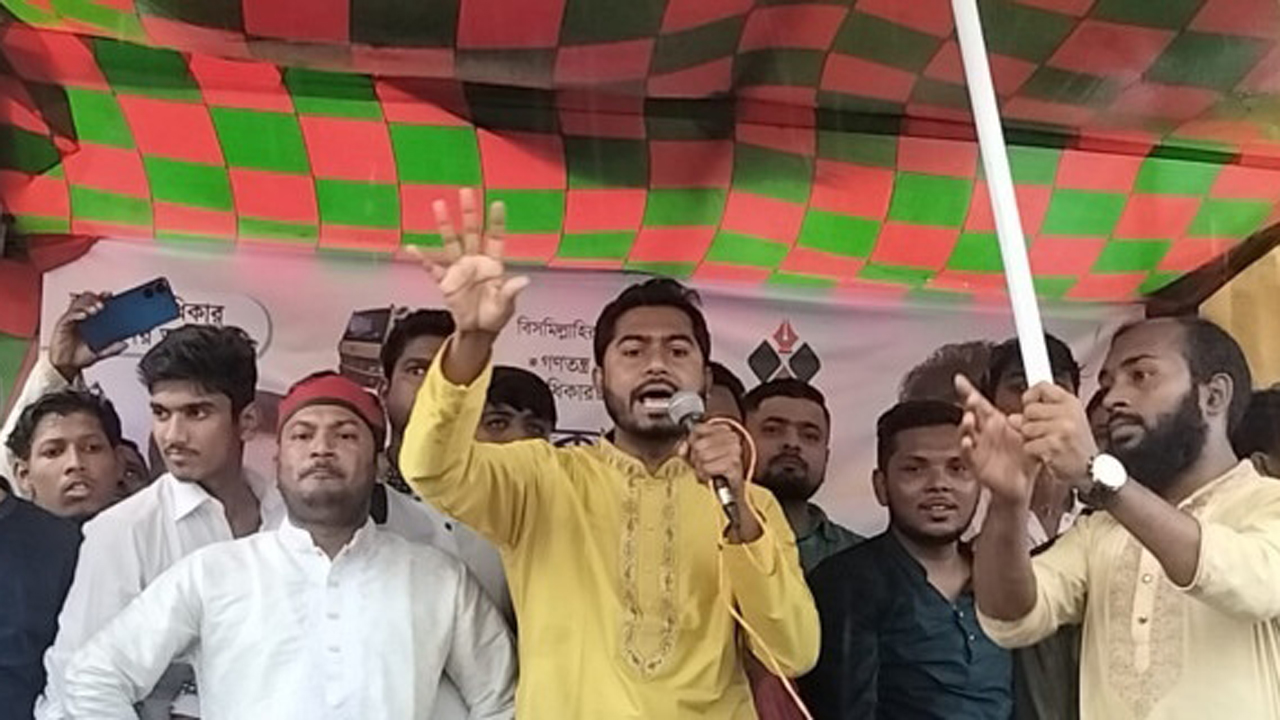 বাংলাদেশে অপরাজনীতির কবর রচনা করতে হবে : নুরুল হক নুর