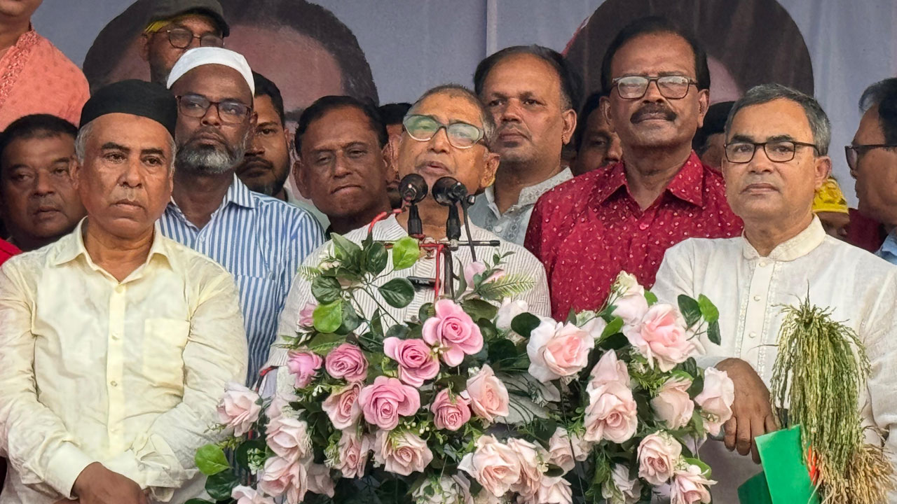 বিএনপির নামে কেউ চাঁদাবাজি করলে তাকে শাস্তির আওতায় আনা হচ্ছে : আযম খান