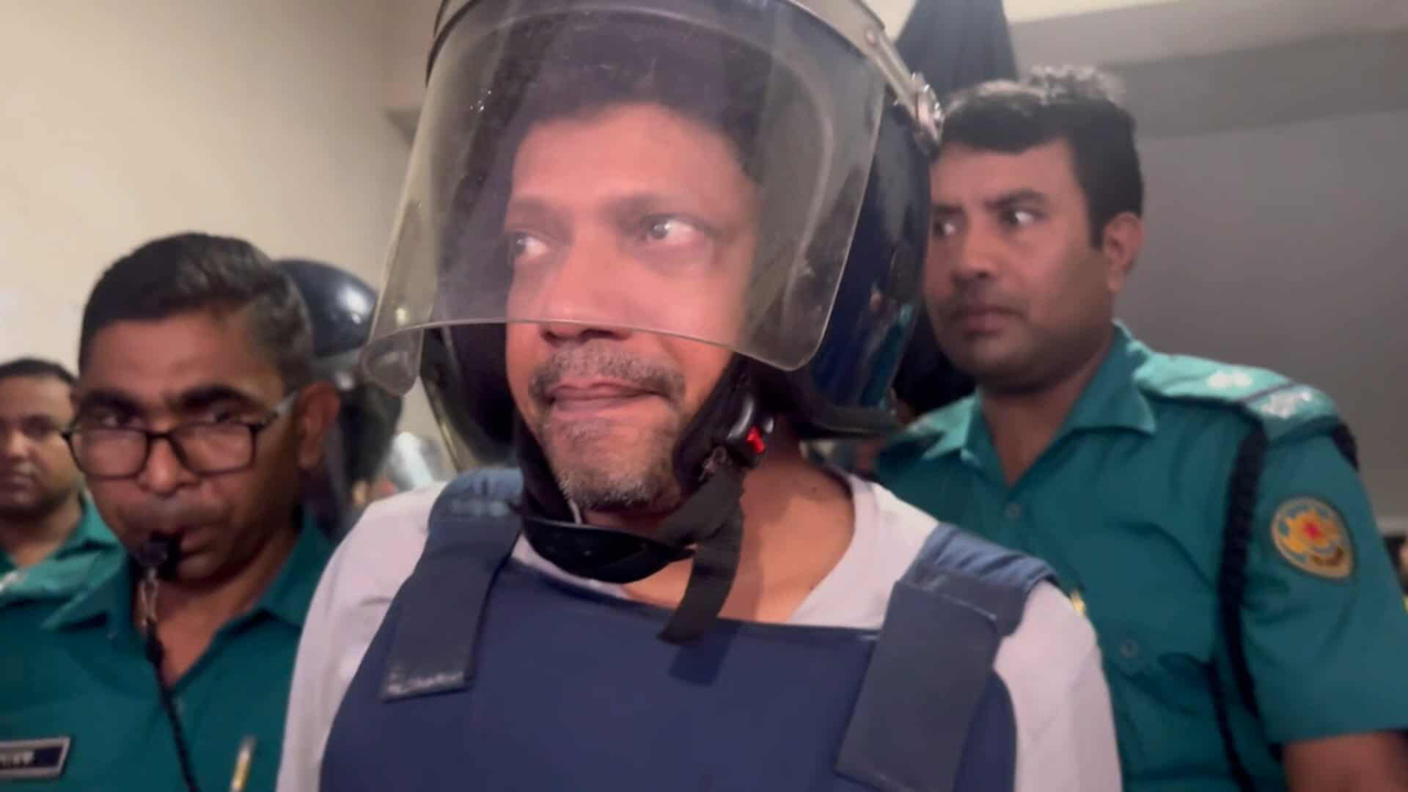 আদালতে পলকের কান্না, যা জানালেন আইনজীবী