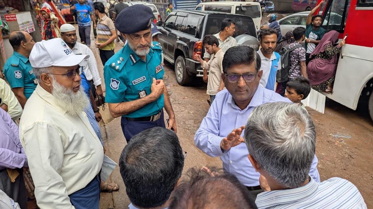 ঢাকা-আশুলিয়া এলিভেটেড এক্সপ্রেসওয়ে প্রকল্প পরিদর্শন করলেন আব্দুল হাফিজ