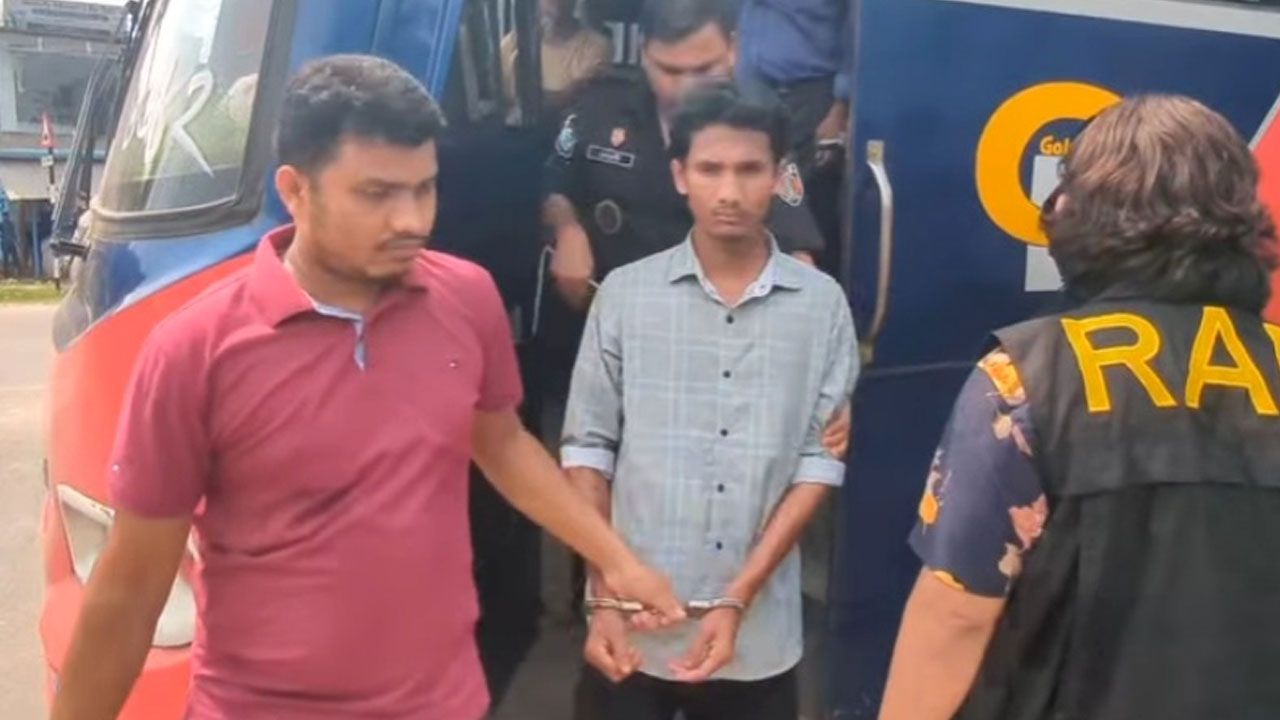 মাগুরায় বাসে তল্লাশি চালিয়ে ১৯৮২ পিস ইয়াবাসহ যুবক গ্রেপ্তার