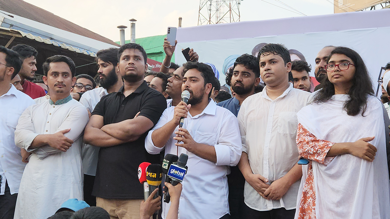 আ.লীগ একটা সন্ত্রাসী সংগঠন : নাহিদ ইসলাম