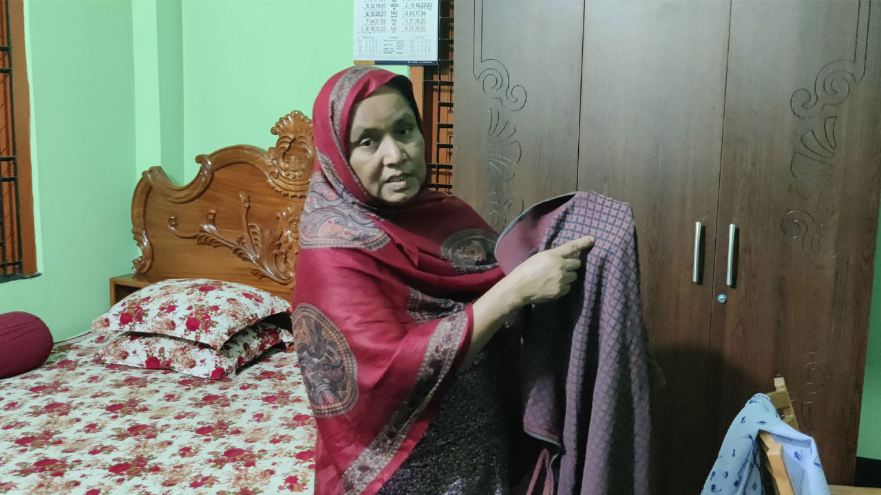 গুলি লাগা গেঞ্জিটাই এখন ছেলের স্মৃতি