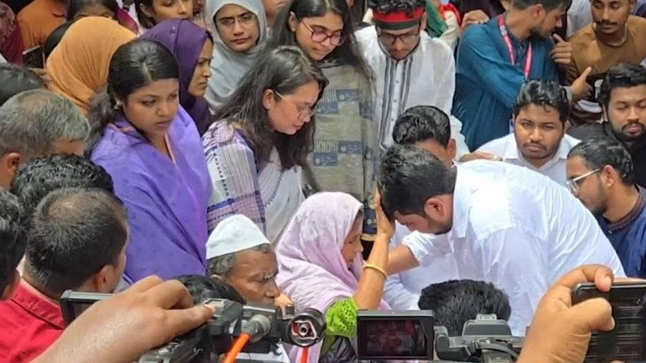 শহীদ আবু সাঈদের মায়ের দোয়া নিয়ে এনসিপির জুলাই পদযাত্রা শুরু