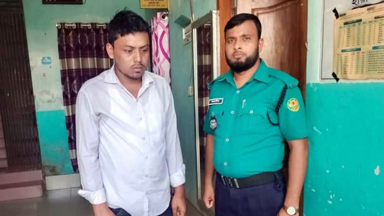 বিয়ে গোপন করে অনলাইনে প্রেম, ভারত থেকে এসে জানলেন প্রেমিকাও বিবাহিত