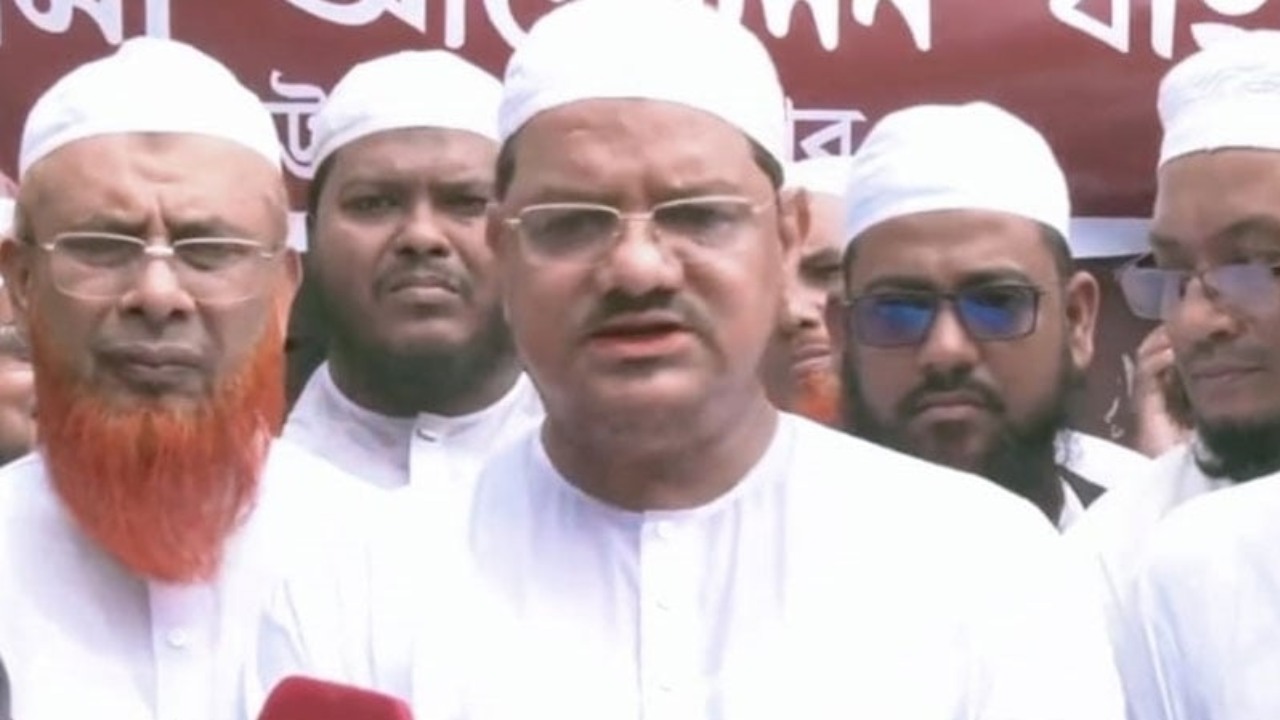 আইনশৃঙ্খলা বাহিনীর দুর্বলতা রয়েছে : চরমোনাই পীর