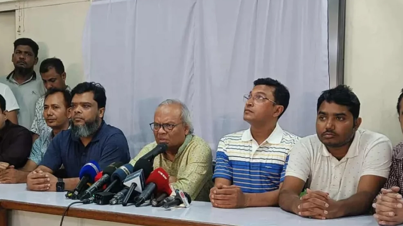 বোমাবাজি করে বিএনপিকে দমানো যাবে না : রিজভী