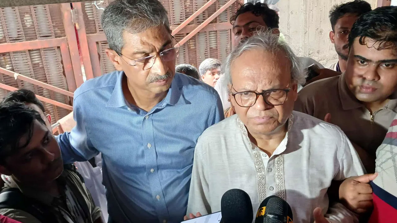 ঘনবসতিপূর্ণ জায়গায় বিমান প্রশিক্ষণ, এটা কোনোভাবেই মেনে নেওয়া যায় না