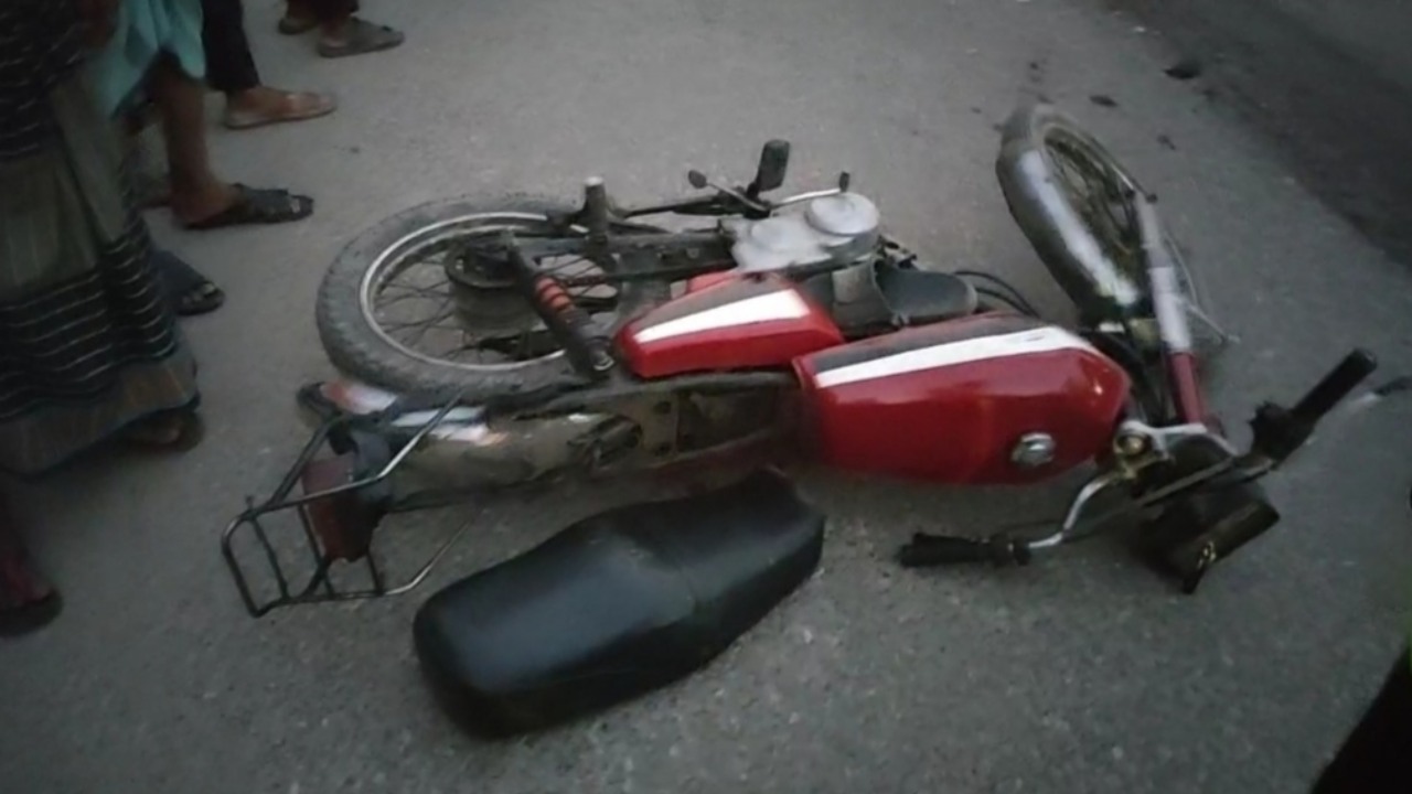 নাটোরে ট্রাকচাপায় স্কুলছাত্র নিহত