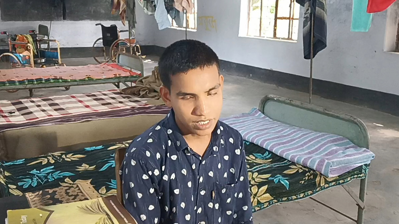 রাজশাহী বোর্ডে ৪৫ প্রতিবন্ধীর এসএসসি জয়