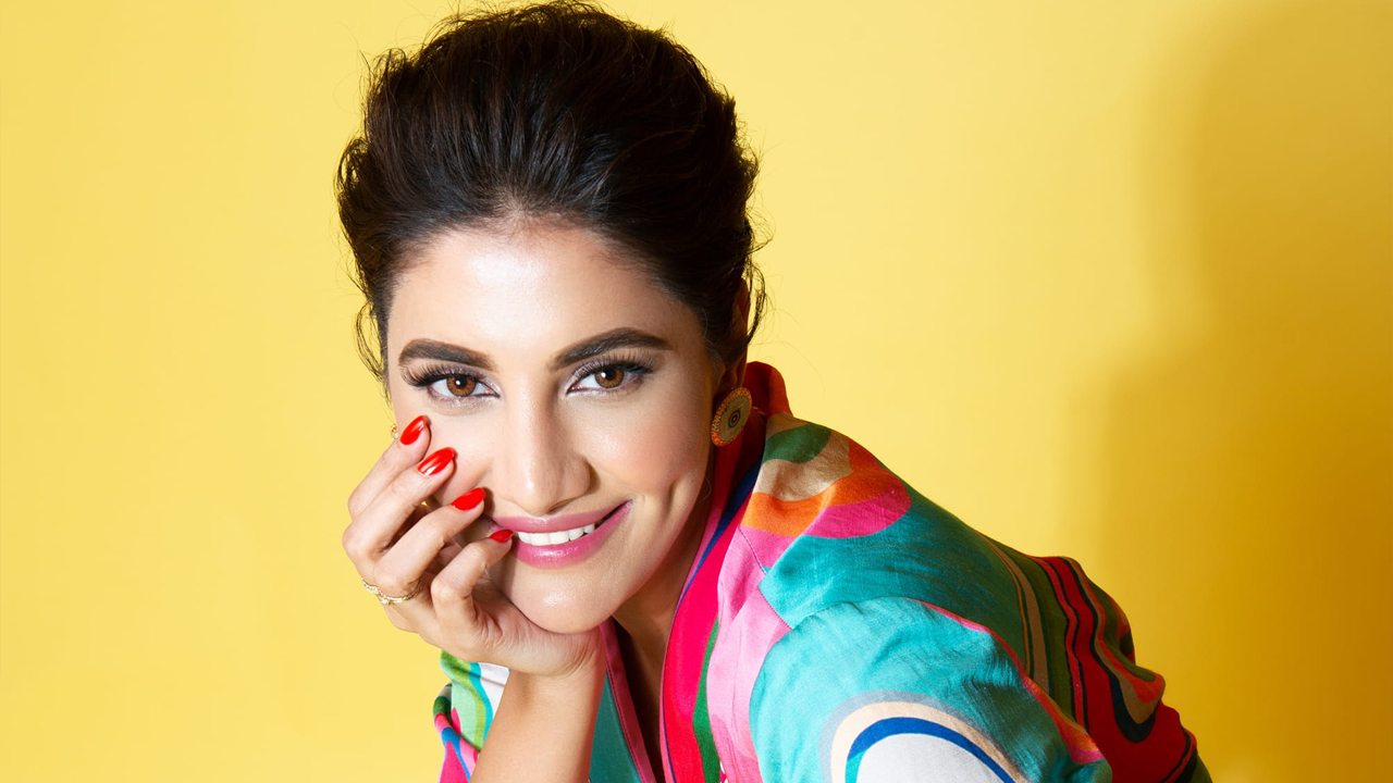 ‘ধূমকেতু’ নিয়ে বিশেষ বার্তা দিলেন রুক্মিণী