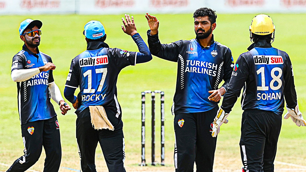 সাকিবদের হারিয়ে টানা দ্বিতীয়বার ফাইনালে রংপুর রাইডার্স