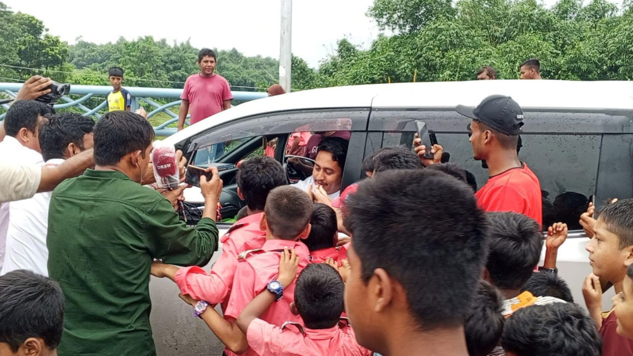 স্কুল বাদ দিয়ে আমাদের দেখতে আসা ঠিক হয়নি, শিক্ষার্থীদের সারজিস