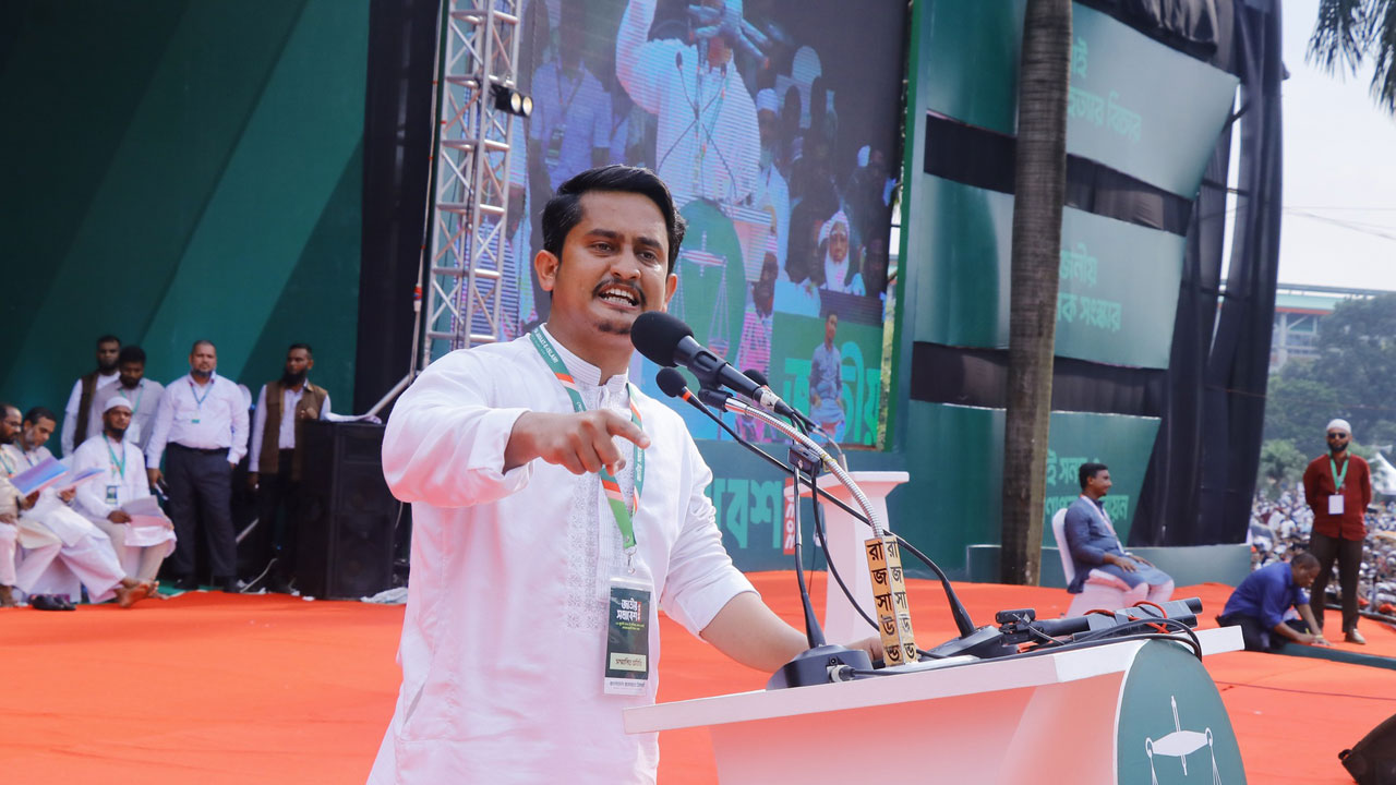 অন্তর্বর্তীকালীন সরকারকে সুশীলের ভূমিকায় দেখতে চাই না : সারজিস