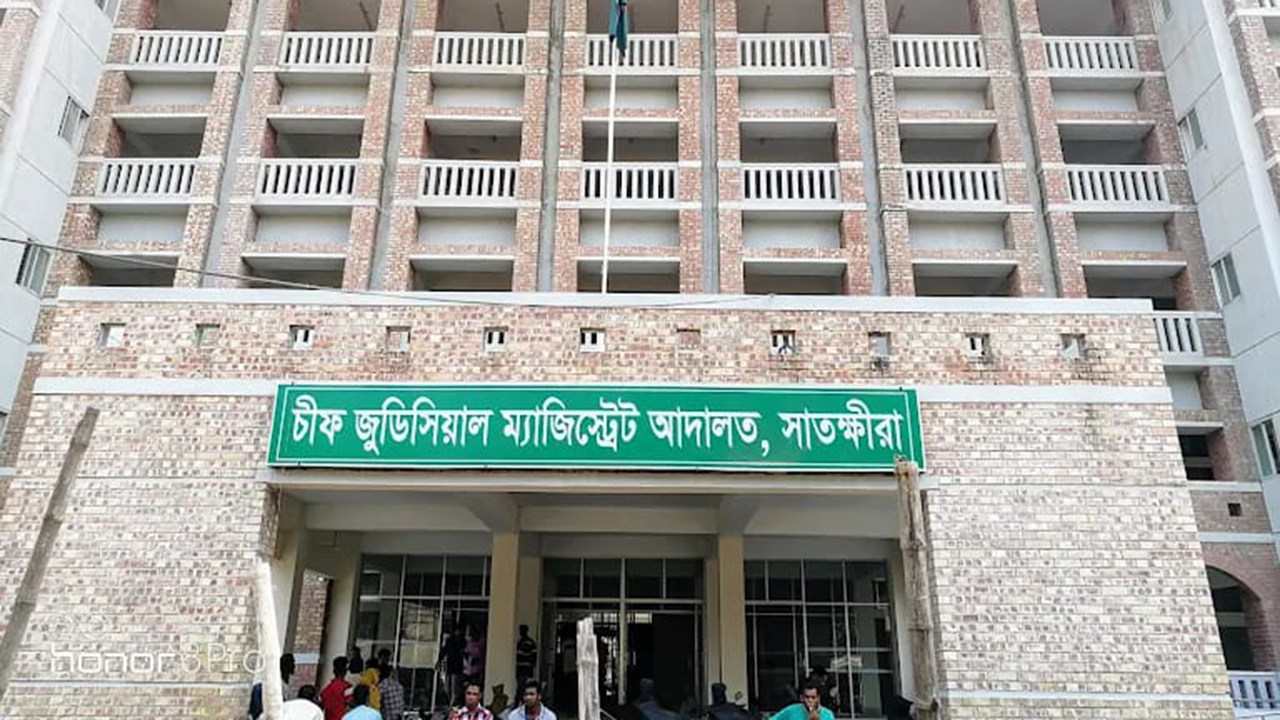 সাতক্ষীরা প্রেসক্লাবে হামলা ও মামলার ঘটনায় ৩৩ সাংবাদিকের জামিন