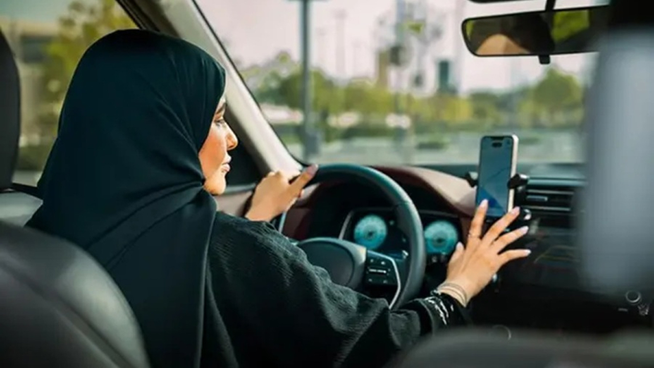 সৌদিতে নারী চালক দিয়ে সেবা আনছে উবার