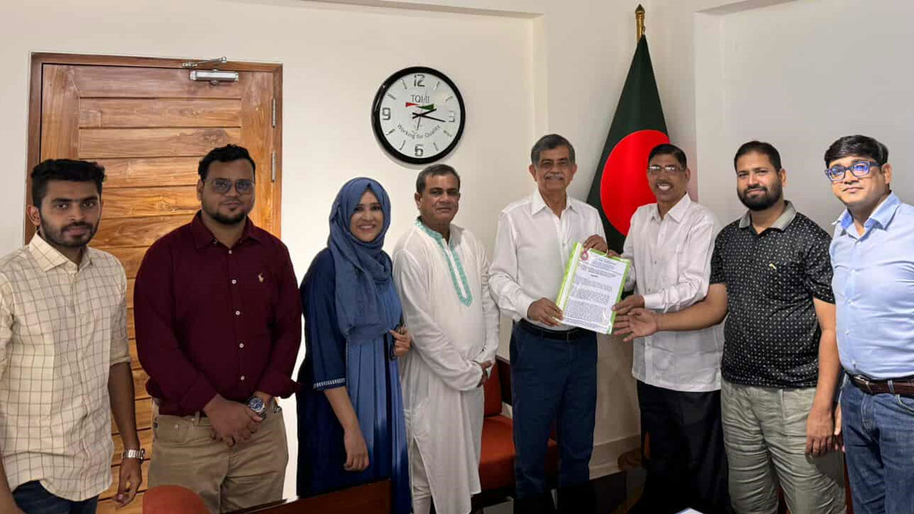 শিক্ষা উপদেষ্টার সঙ্গে উর্দুভাষী প্রতিনিধি দলের সাক্ষাৎ