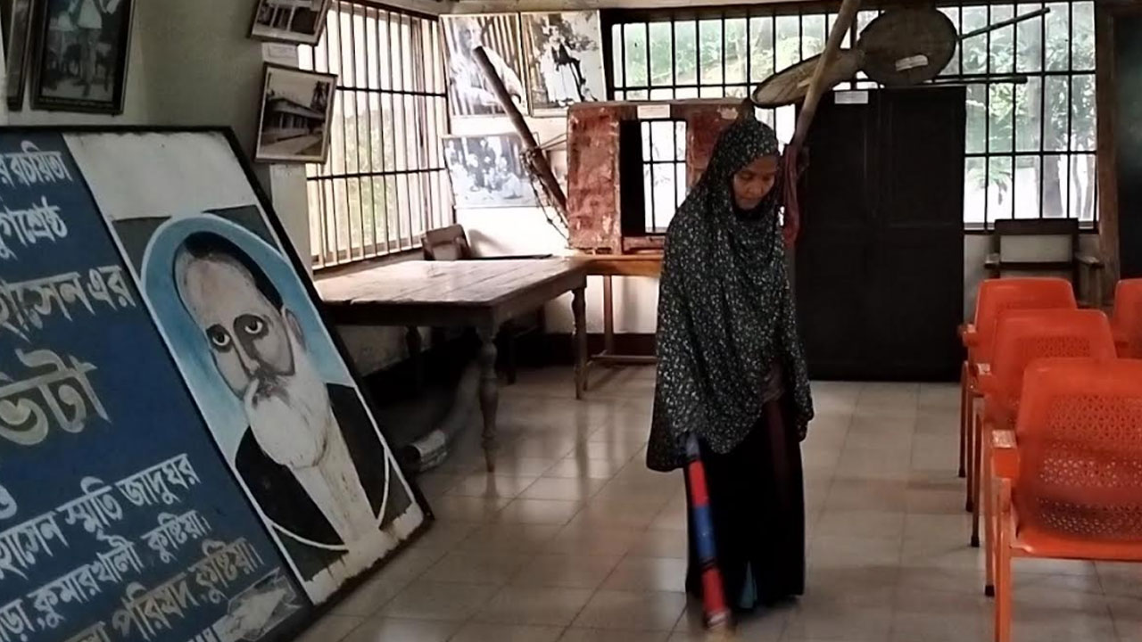 ১৫ বছর ধরে চাকরি করছেন সুফিয়া, এখনও বেতন ১৫০০ টাকা