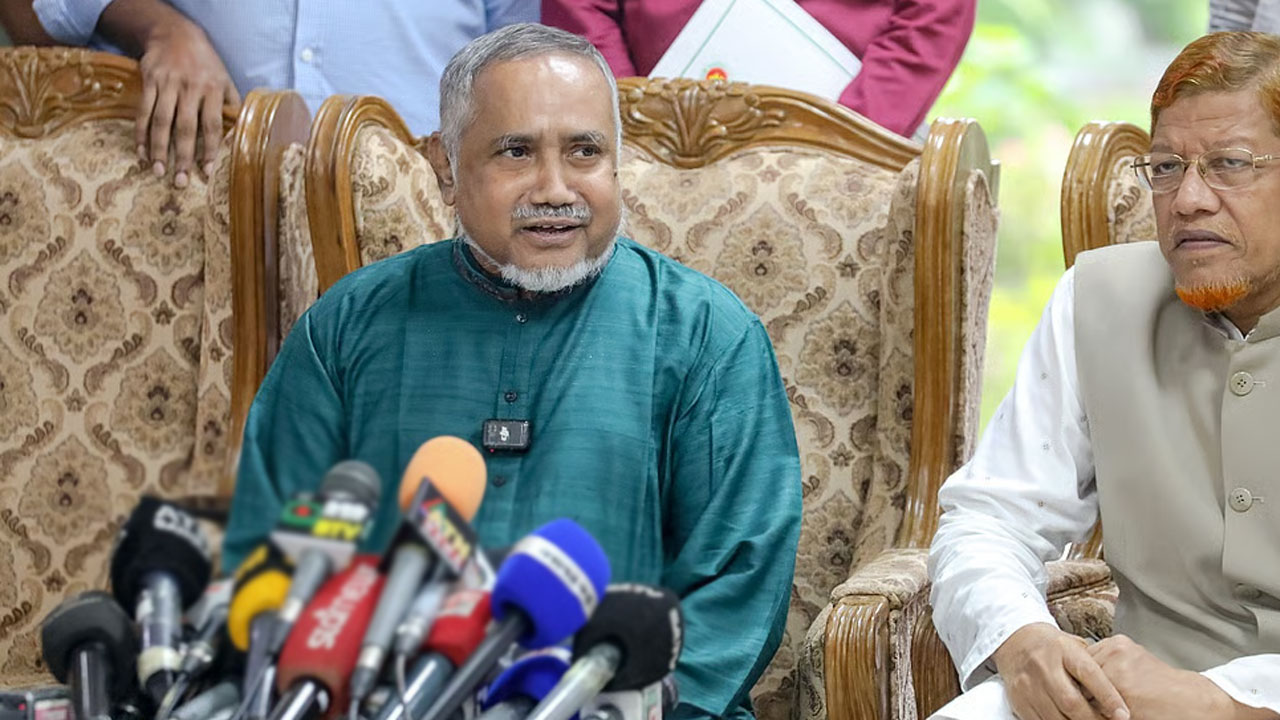 ‘জুলাই সনদের আইনি ভিত্তি না দিলে কমিশনসহ সরকারের বিরুদ্ধে মামলা করবো’