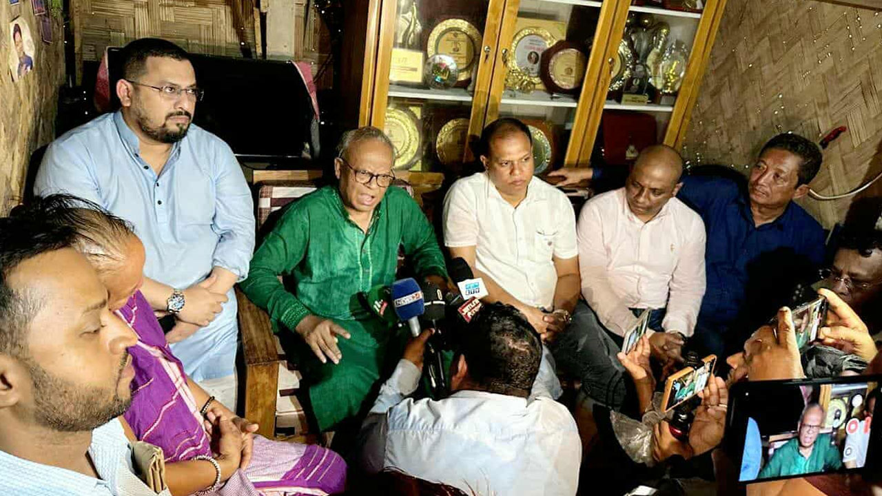 সাফজয়ী ঋতুপর্ণার ক্যানসার আক্রান্ত মায়ের পাশে তারেক রহমান