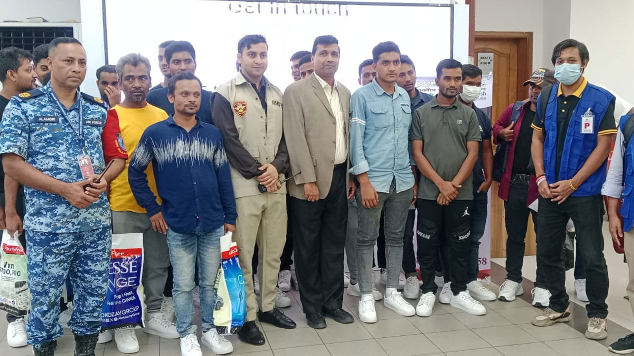 তিউনিসিয়া থেকে দেশে ফিরেছেন ১৯ বাংলাদেশি