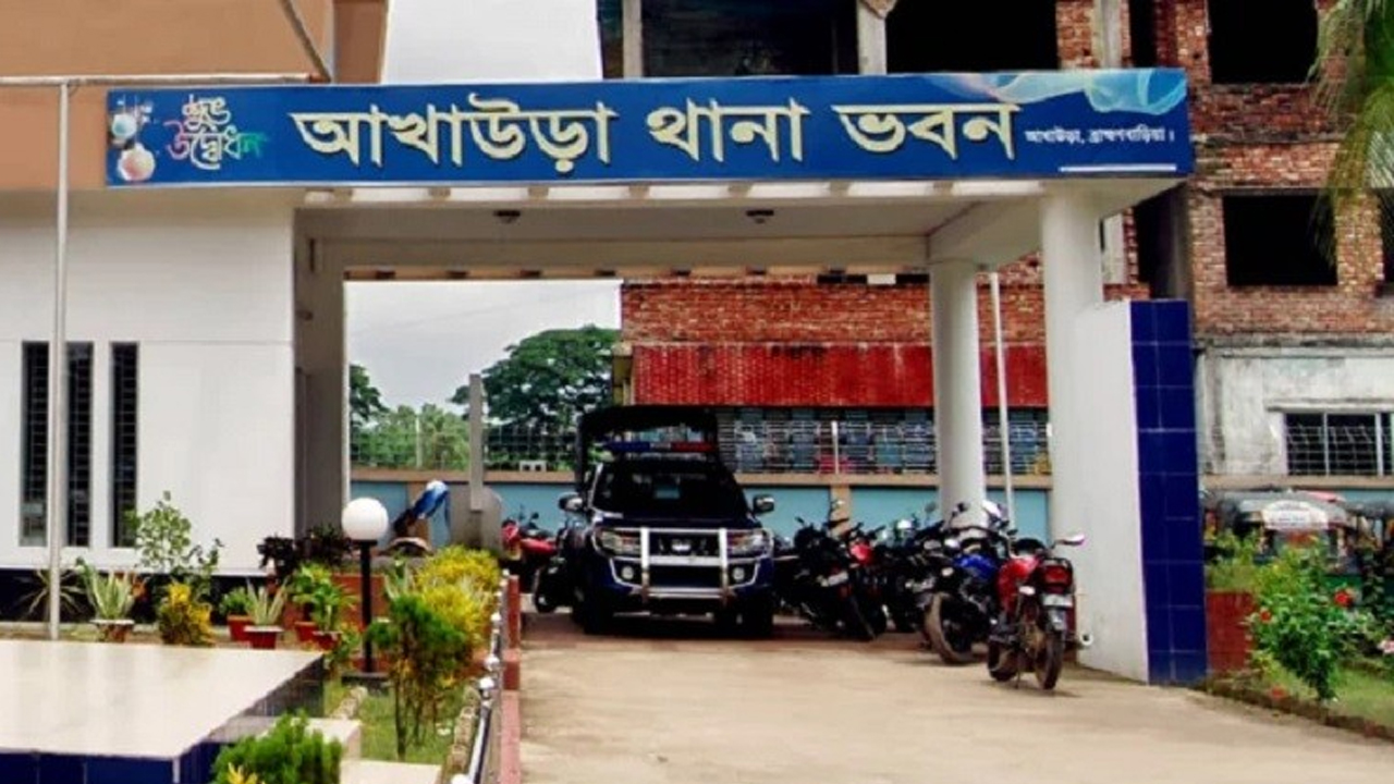 আখাউড়ায় নিজ বাসায় মিলল ট্রেনচালকের ঝুলন্ত মরদেহ