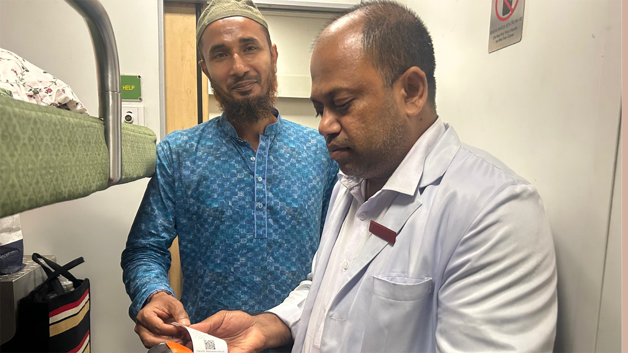 ছাত্রাবস্থায় বিনাটিকিটে ট্রেন ভ্রমণ, ৫২৫ টাকায় দায়মুক্ত হলেন এক প্রকৌশলী