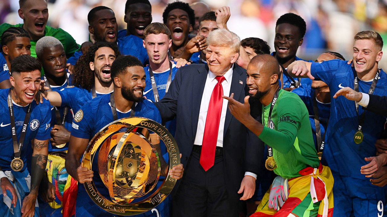 ট্রাম্পের কাছে বিশ্বকাপের মূল ট্রফি, চেলসি কি তাহলে রেপ্লিকা পেল?