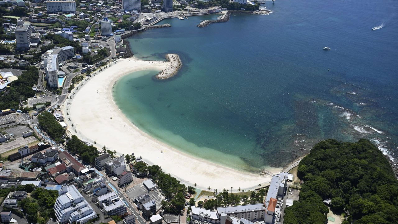 হাওয়াইয়ে নামিয়ে ফেলা হলো সুনামির সর্বোচ্চ সতর্কতা