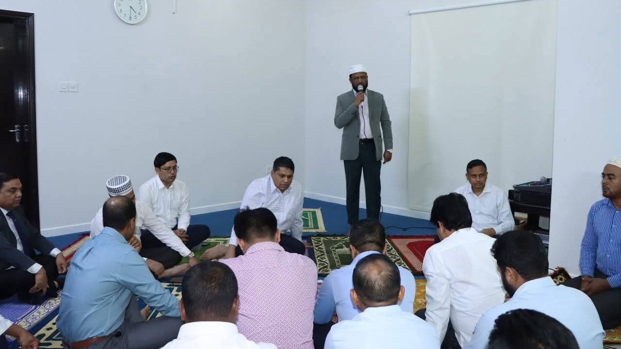 যুদ্ধবিমান বিধ্বস্তে হতাহতের ঘটনায় দুবাইয়ে দোয়া অনুষ্ঠিত