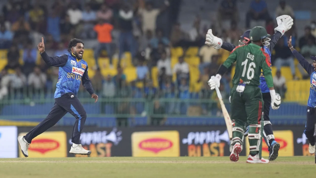 ৫ রানের ব্যবধানে ৭ উইকেট হারিয়ে লজ্জার রেকর্ড গড়ল বাংলাদেশ