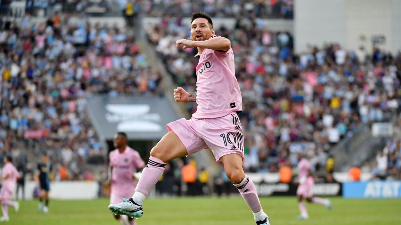 ৫ জনকে বোকা বানিয়ে মেসির অসাধারণ গোল