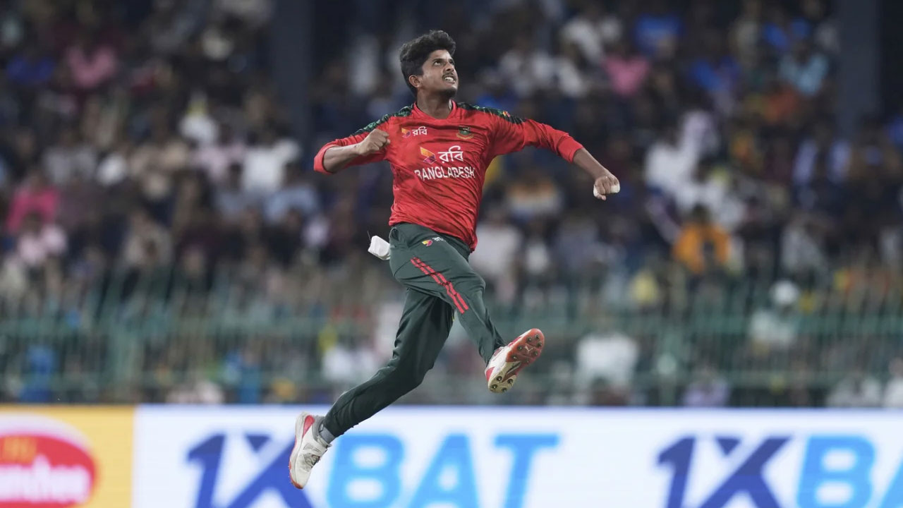 মেহেদির ঘূর্ণিতে দিশেহারা শ্রীলঙ্কা