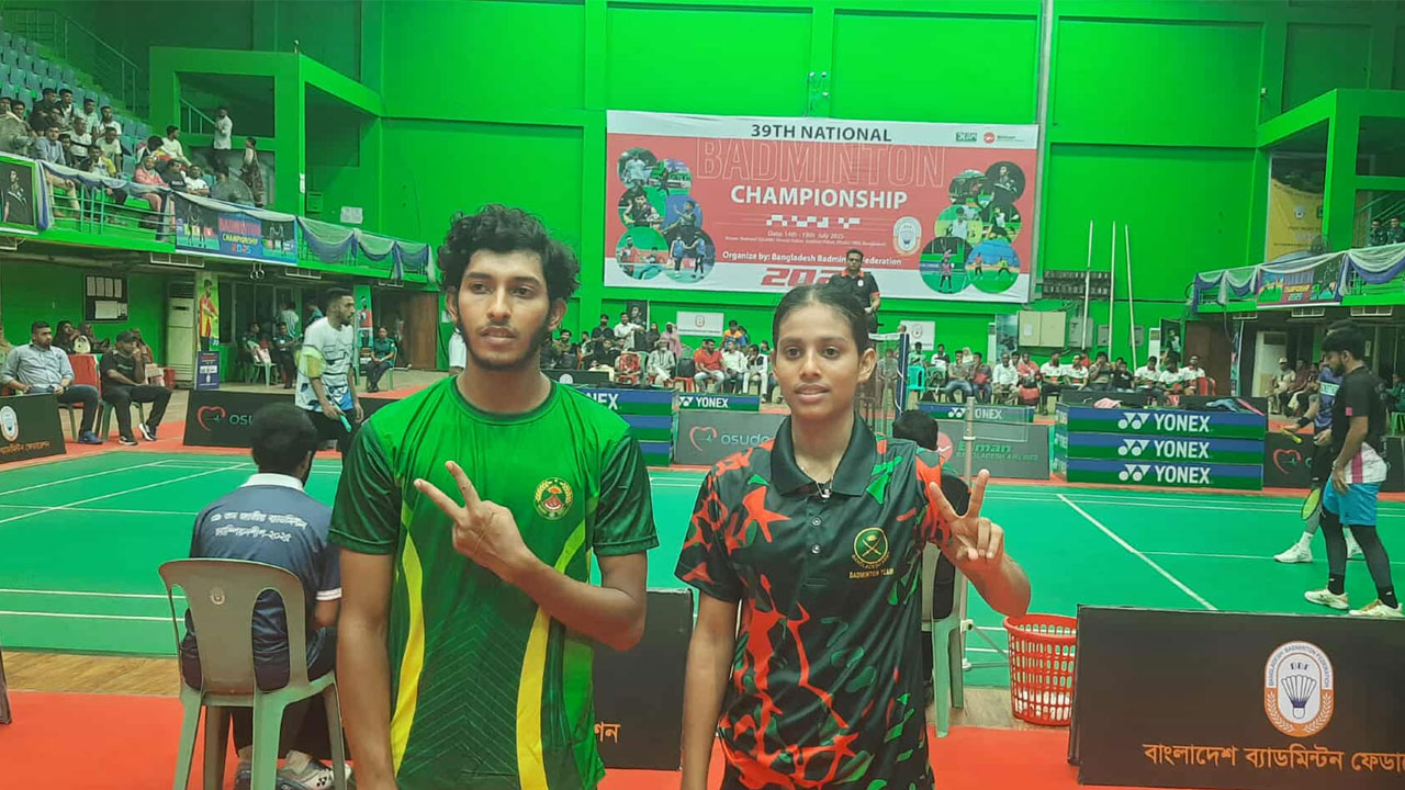 এককে সোয়াদের হ্যাটট্রিক, ত্রিমুকুট নাছিমার