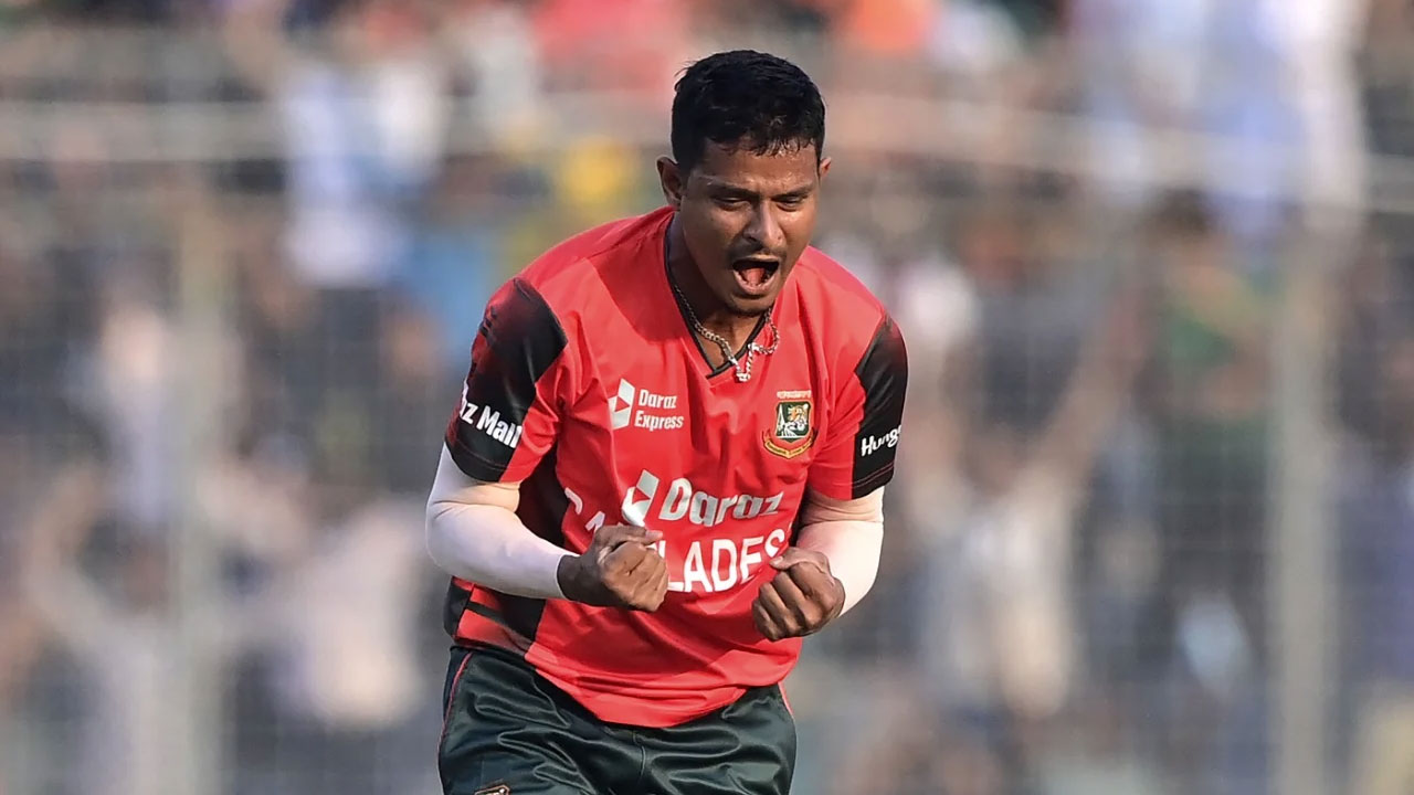 পাকিস্তানের ঝড় থামালেন নাসুম