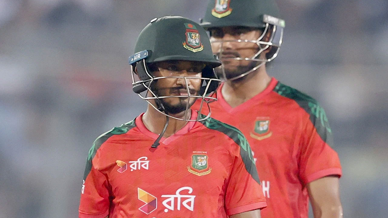 ২৫ রানে ৫ উইকেট নেই বাংলাদেশের