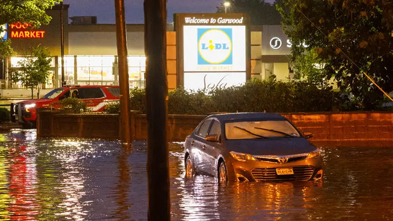 নিউইয়র্ক-নিউজার্সিতে আকস্মিক বন্যা, জরুরি অবস্থা ঘোষণা