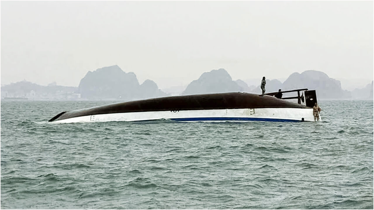 ভিয়েতনামের হা লং বেতে পর্যটকবাহী নৌকাডুবি, নিহত অন্তত ৩৪