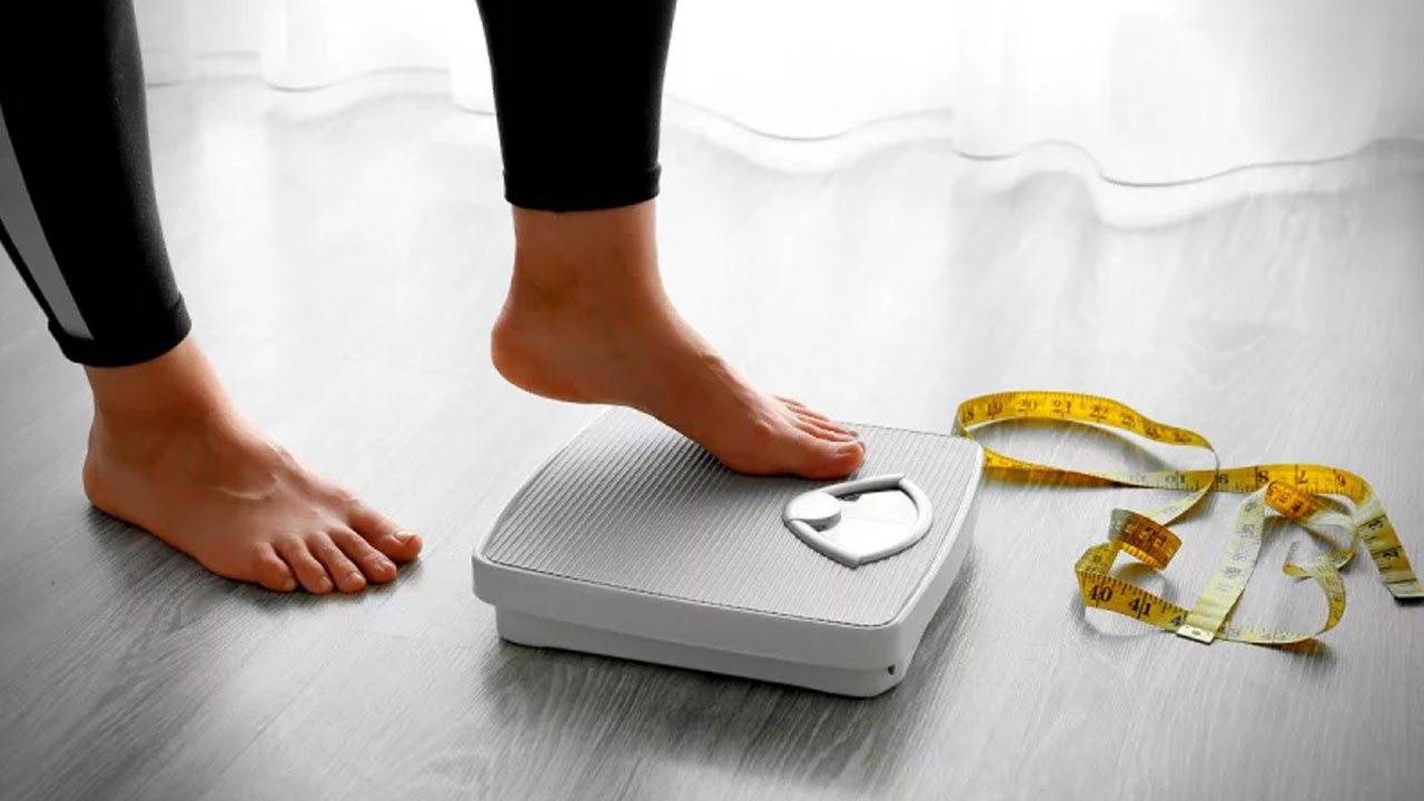 অনেক চেষ্টাতেও ওজন কমছে না, ভুল সময় মাপছেন না তো?
