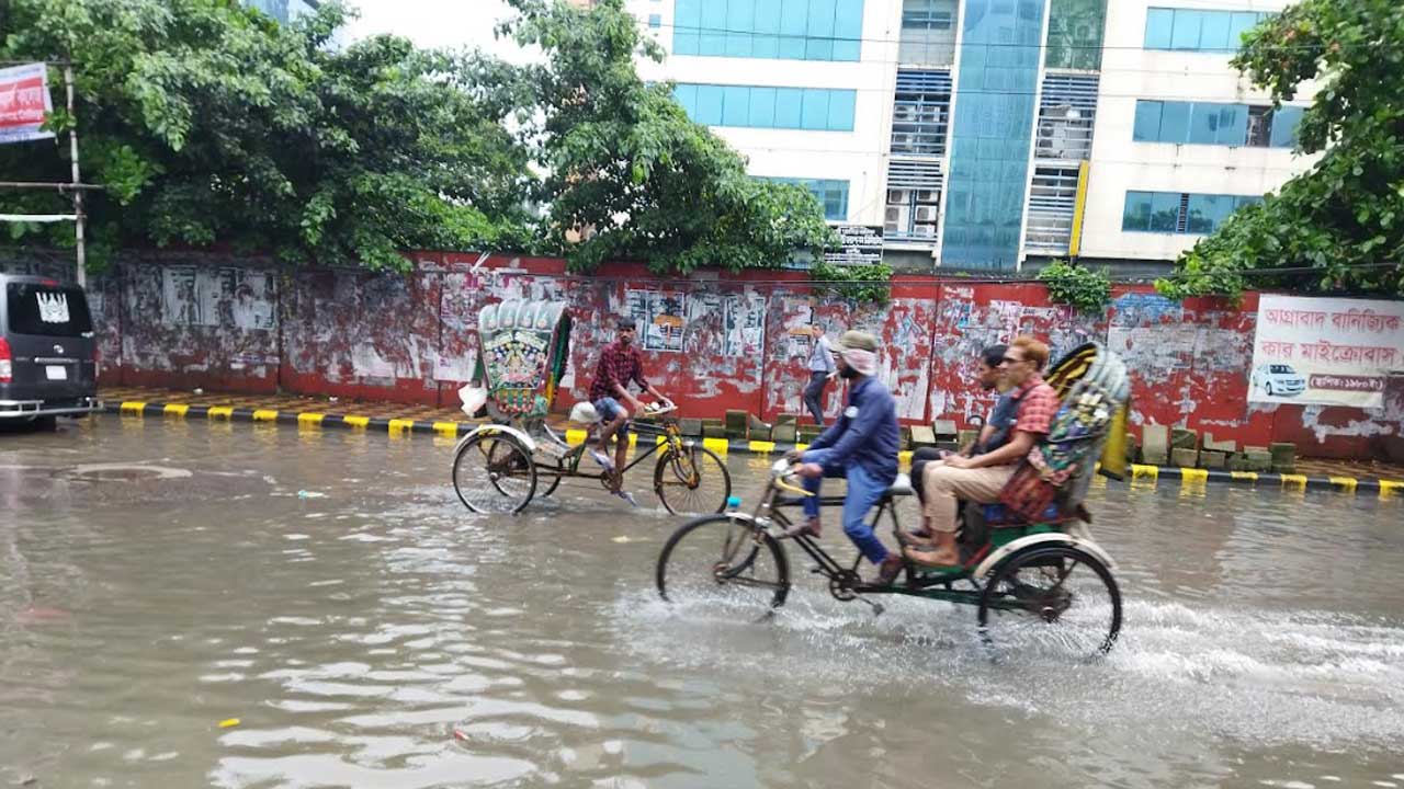 চট্টগ্রামে ১০৭ মিলিমিটার বৃষ্টিপাত, জলাবদ্ধতা