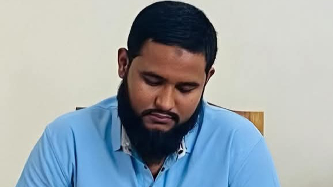 আত্মপক্ষ সমর্থন করে যা বললেন সেই আকাশ