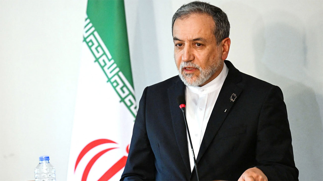 রাষ্ট্রীয় সংবাদমাধ্যমে ইসরায়েলের হামলা ‘কাপুরুষোচিত’ : ইরানের মন্ত্রী