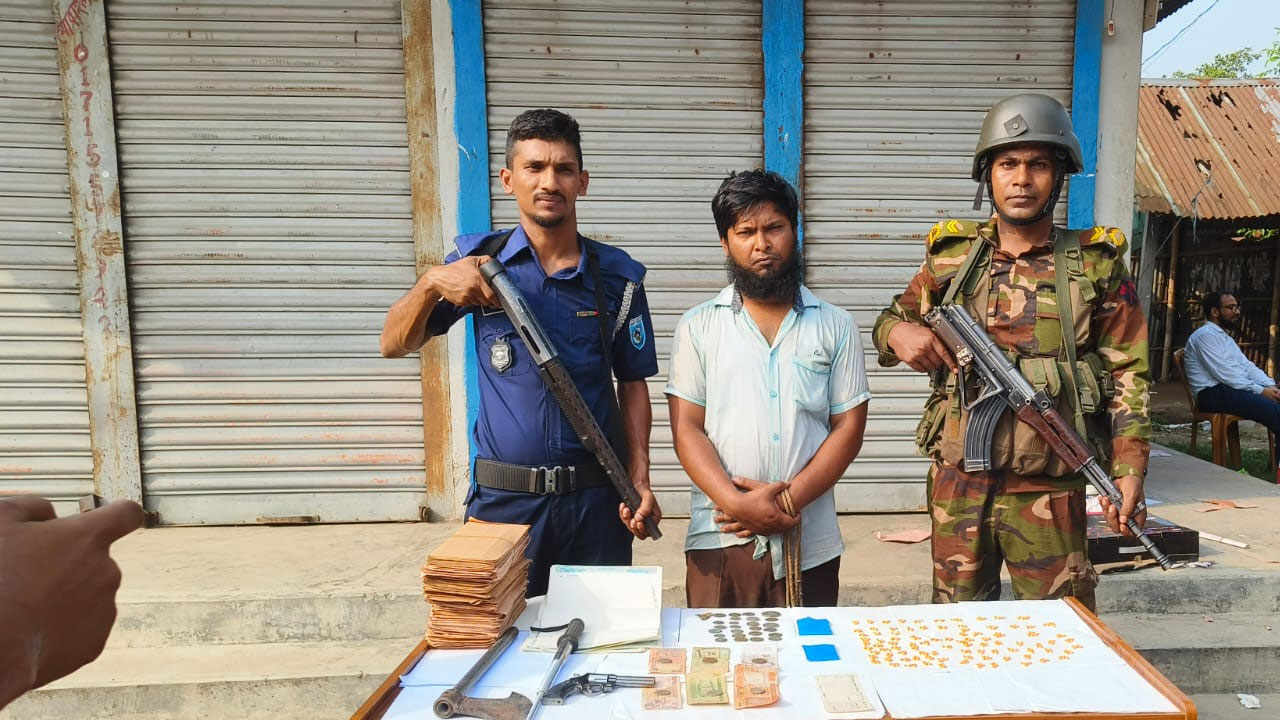 সেনাবাহিনীর অভিযানে ৪৭০ পিস ইয়াবা ও পিস্তলসহ যুবক আটক