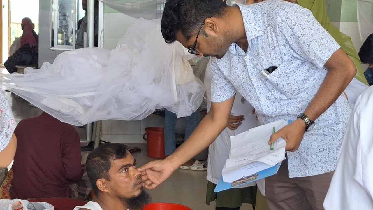 বরগুনায় ডেঙ্গুতে বাড়ছে মৃত্যু, সক্ষমতার বাইরে হাসপাতালের চিকিৎসা সেবা